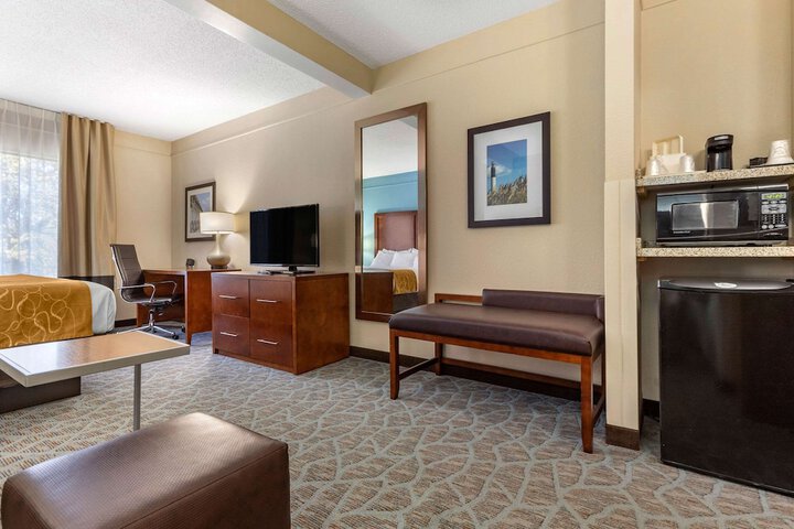 Comfort Suites Southport - Oak Island