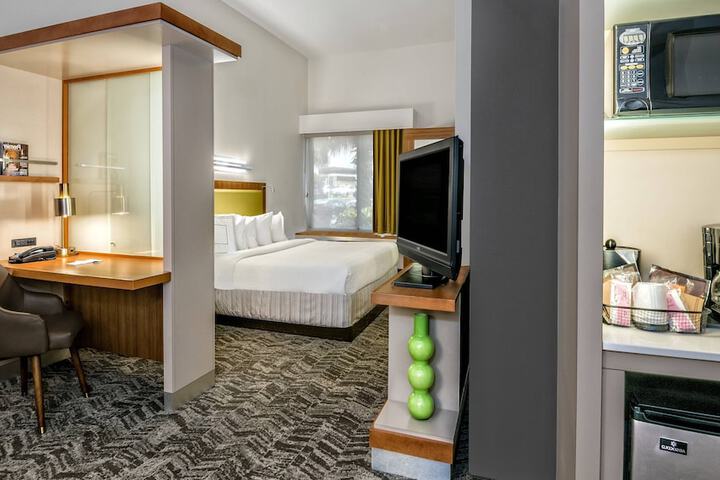Room 11 of 20