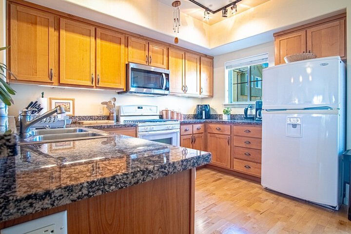 2BD Sweetwater Condo - Community Park Pool + Hot Tub
