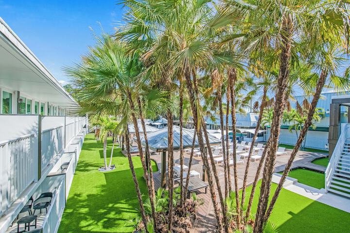 Casey Key Resorts - Mainland