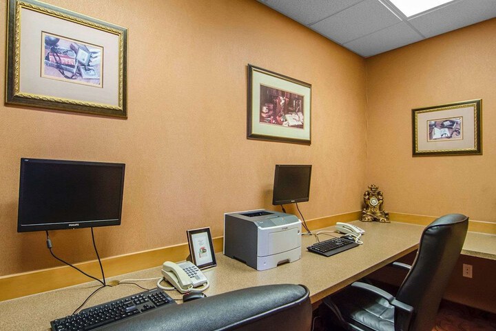 Business Center 64 of 65