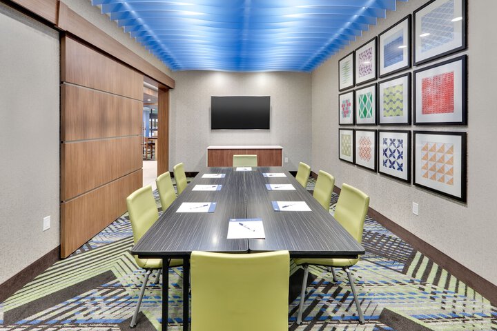 Holiday Inn Express & Suites Fort Worth North - Northlake by IHG