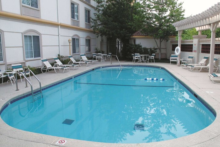 Pool 6 of 51