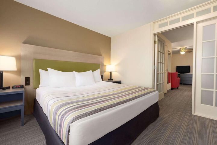 Room 21 of 35