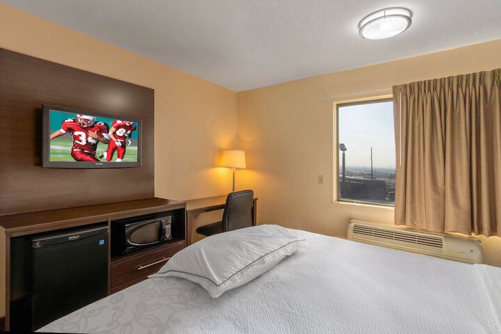 Room 11 of 34