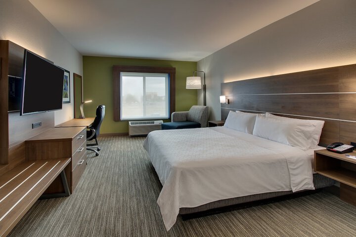 Holiday Inn Express & Suites Waukegan by IHG