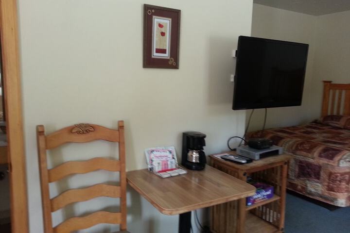 Room 28 of 68