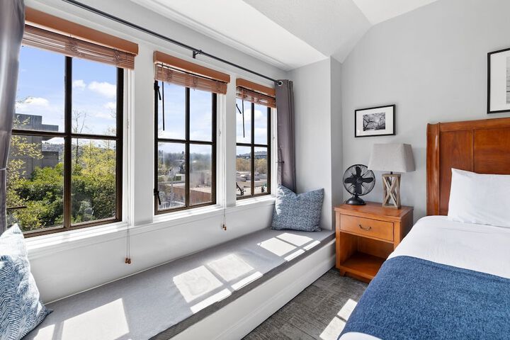 Room 40 of 68