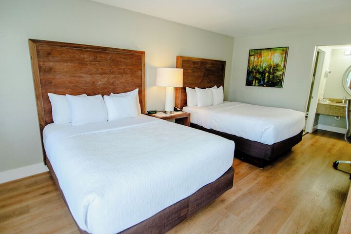 Room 32 of 42