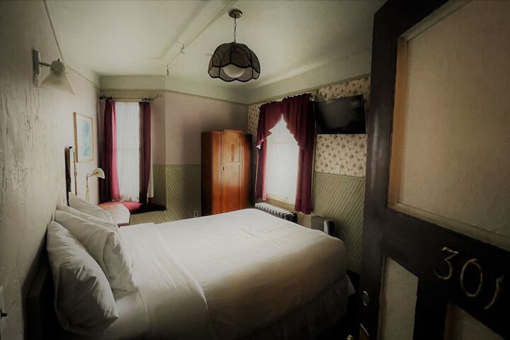 Room 65 of 92