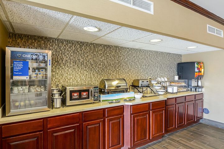 Breakfast/Coffee Service 35 of 41