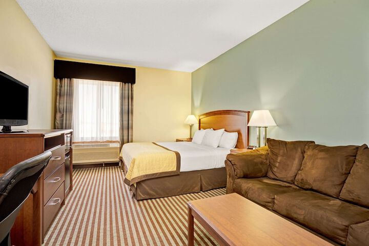 Room 8 of 16