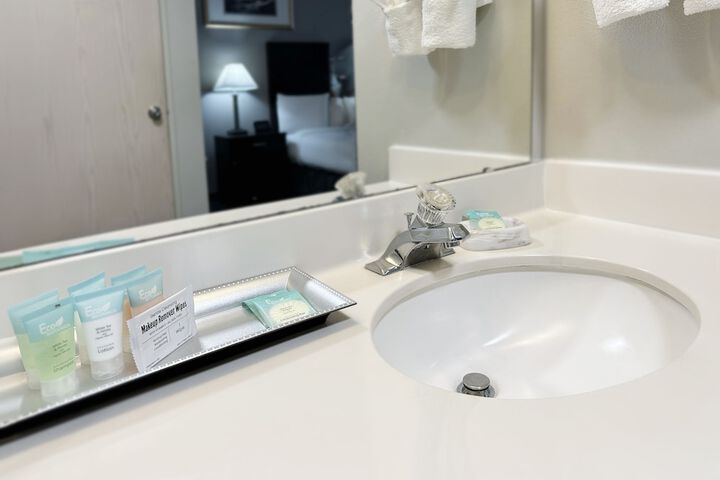 BayVue Hotel Resort and Suites