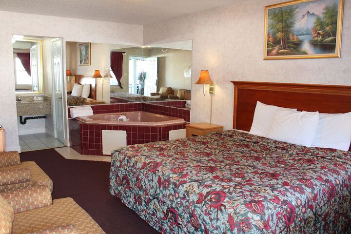 Room 7 of 28
