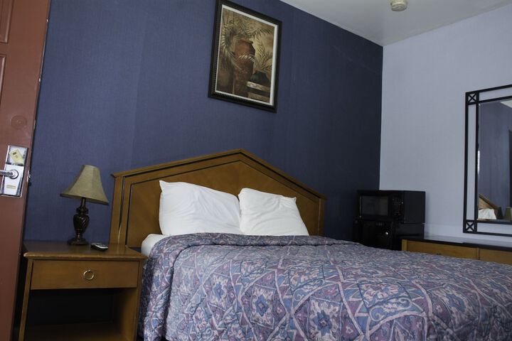 Room 32 of 44