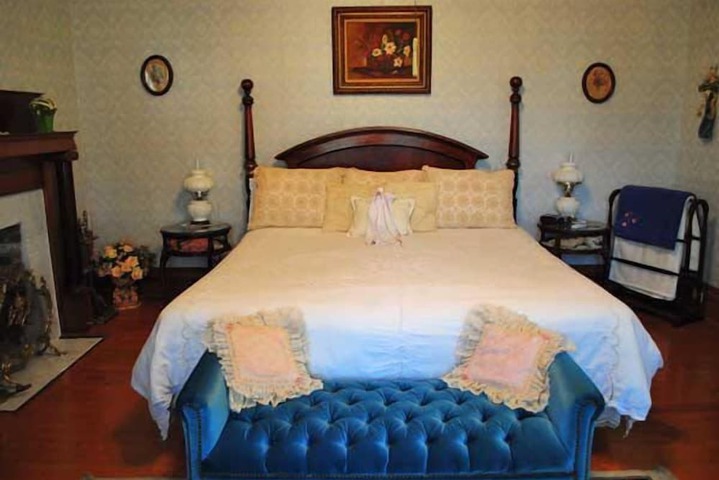 Room 13 of 29