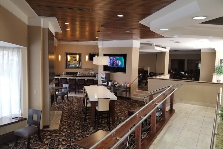 Holiday Inn Cleveland Airport West by IHG