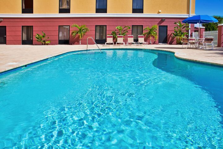 Holiday Inn Express Hotel & Suites Port Richey by IHG