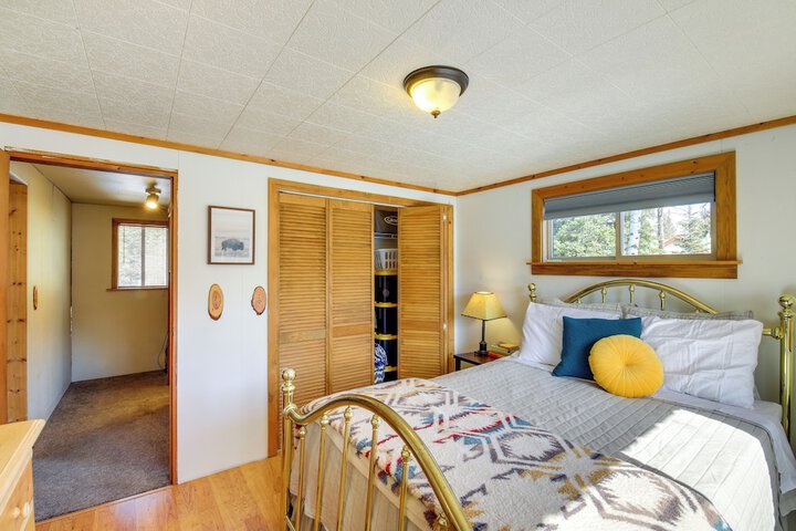 Hike Bike & Boat: Cabin w / Dock on Seeley Lake!