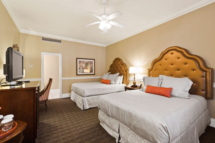Room 10 of 32