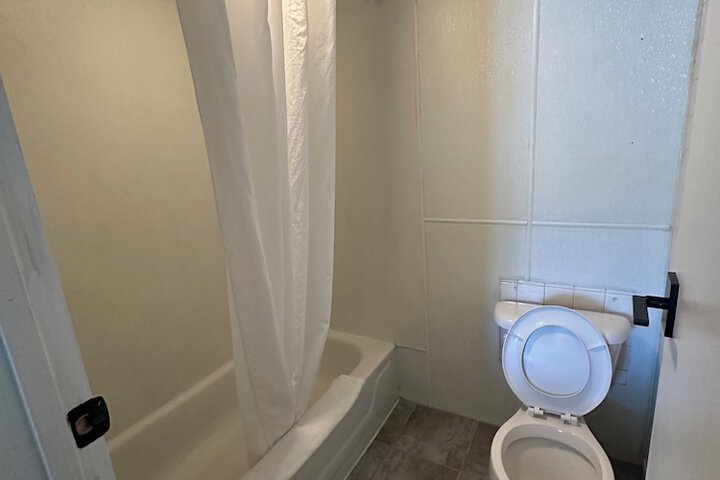 Room 18 of 25
