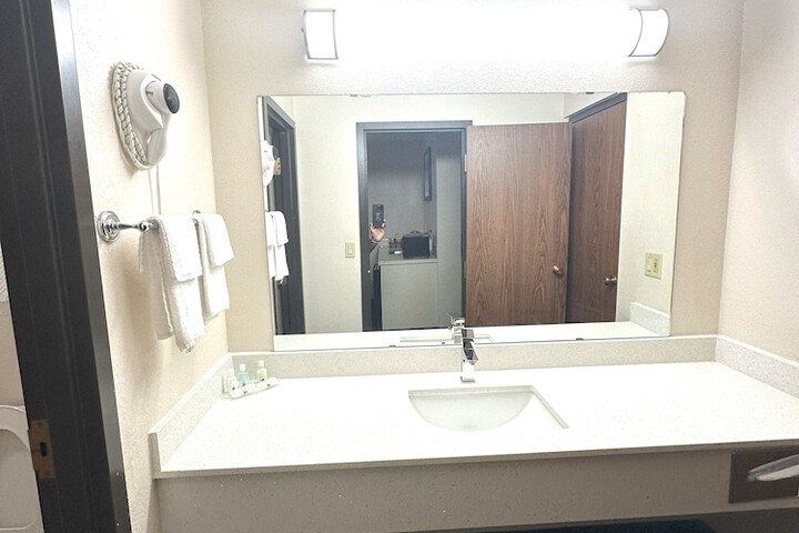 Room 118 of 163