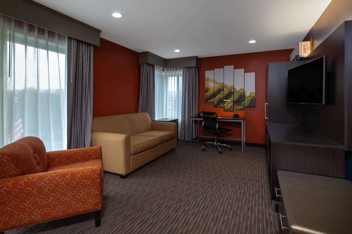 Room 15 of 18