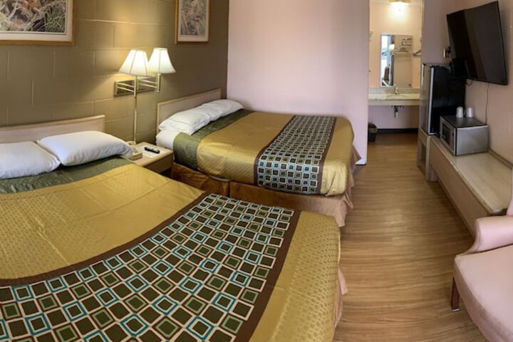 Room 4 of 38