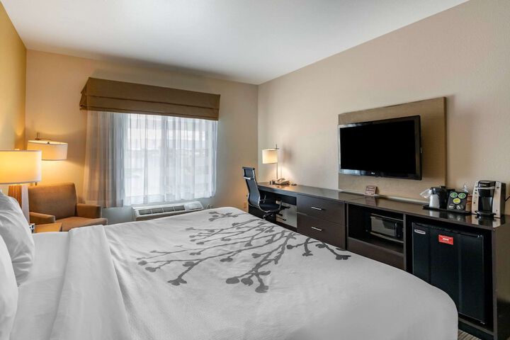 Room 17 of 36