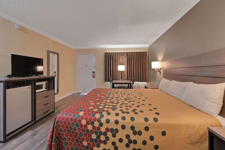 Room 35 of 49