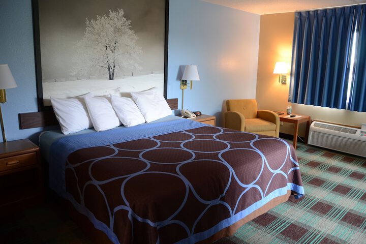Super 8 by Wyndham Centerville