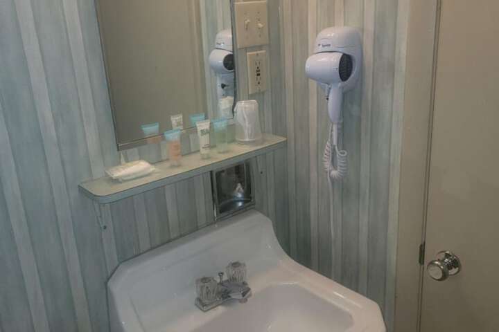 Room 15 of 23