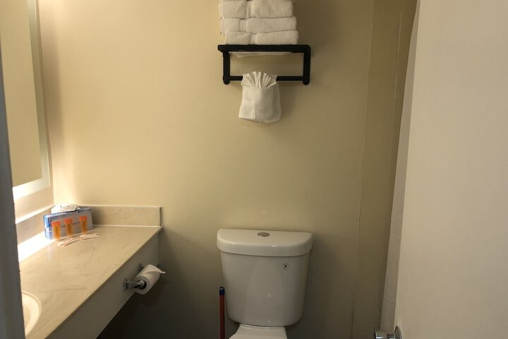 Room 14 of 25