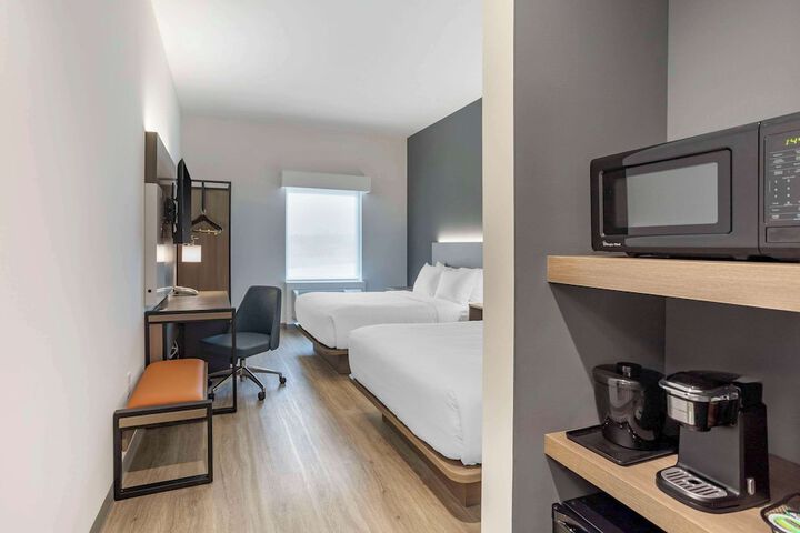 Room 43 of 82