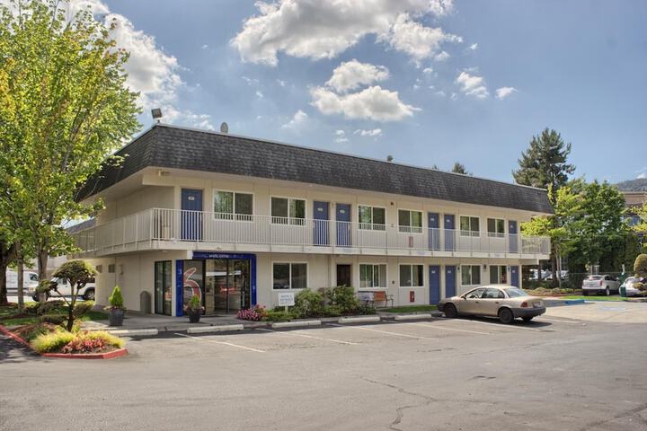 Motel 6 Issaquah WA - Seattle - East