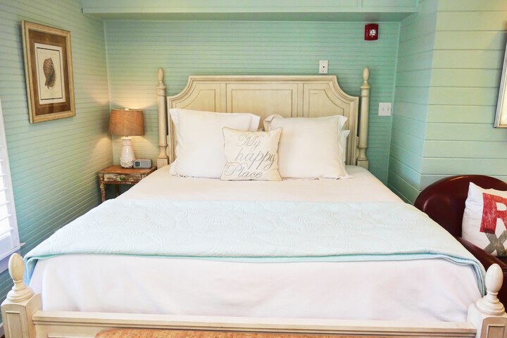 Room 46 of 61
