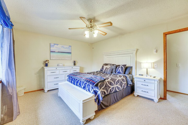 Downtown Delta Condo 34 Mi to Black Canyon!