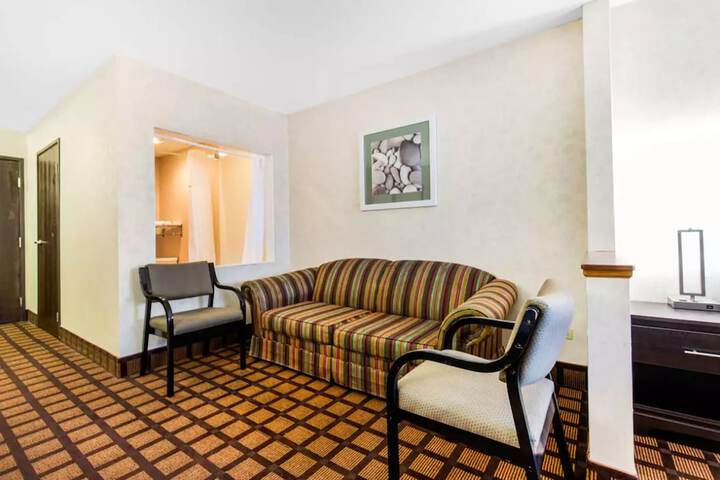 Quality Inn Monee I-57