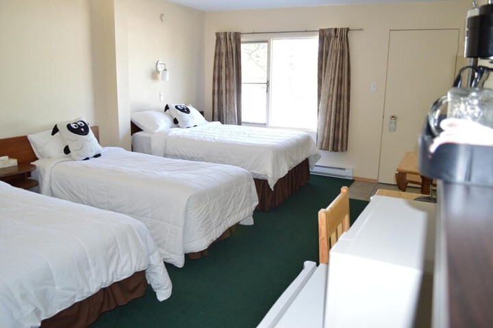 Room 32 of 59