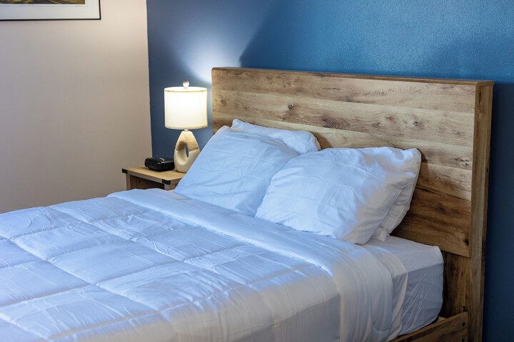 Nisswa Hotel and Suites