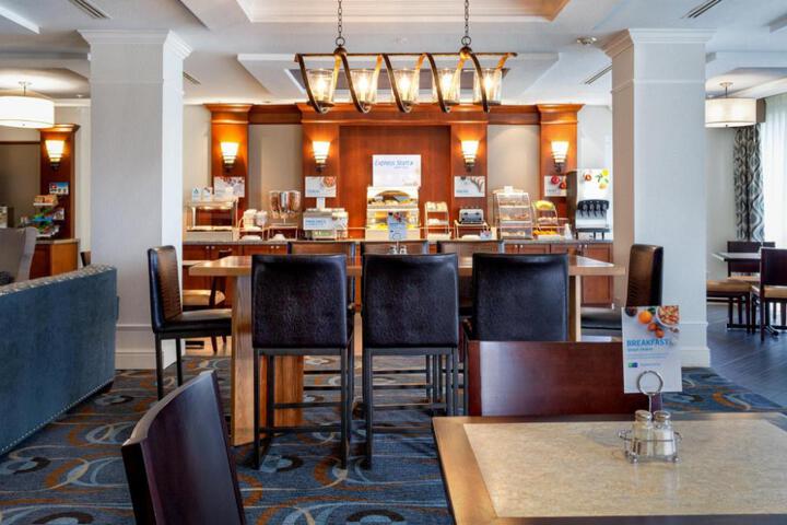 Holiday Inn Express Hotel and Suites Arcadia by IHG