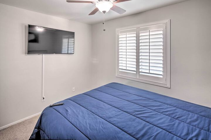 Parker Home on the Colorado River w / Views!