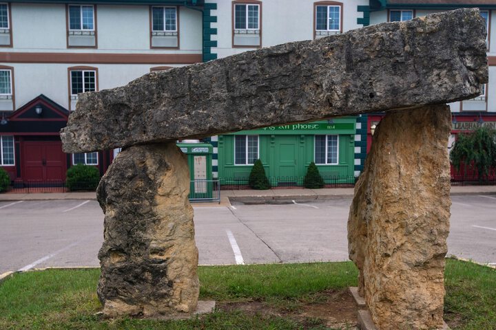 Irish Cottage Inn & Suites