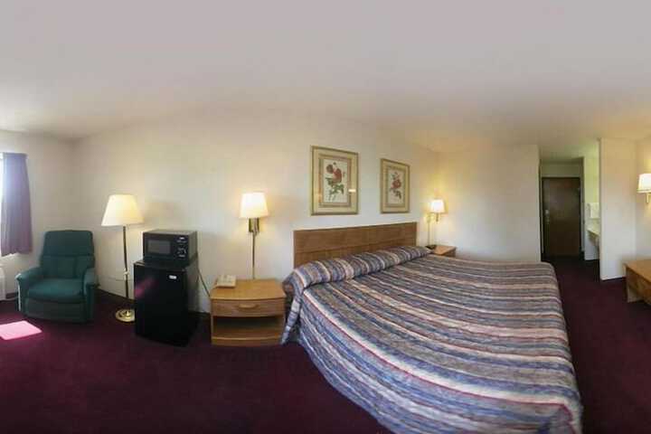 Room 52 of 67