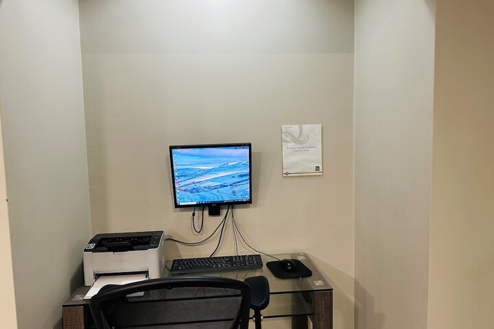 Business Center 38 of 38