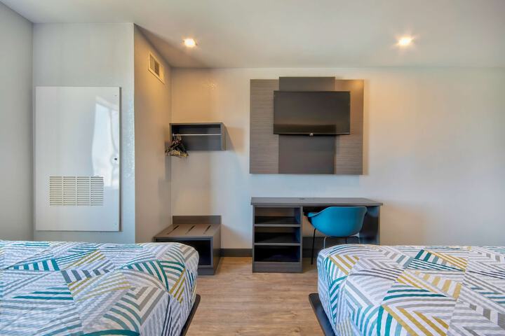 Room 13 of 25