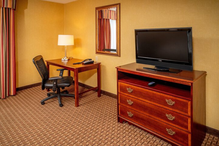 Room 32 of 49