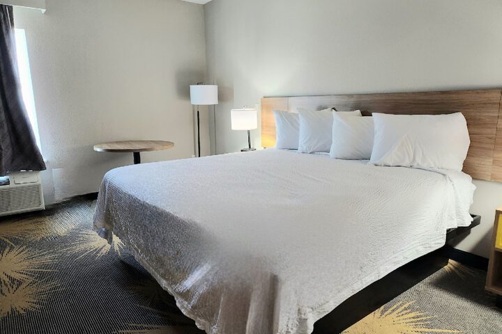 Room 26 of 37