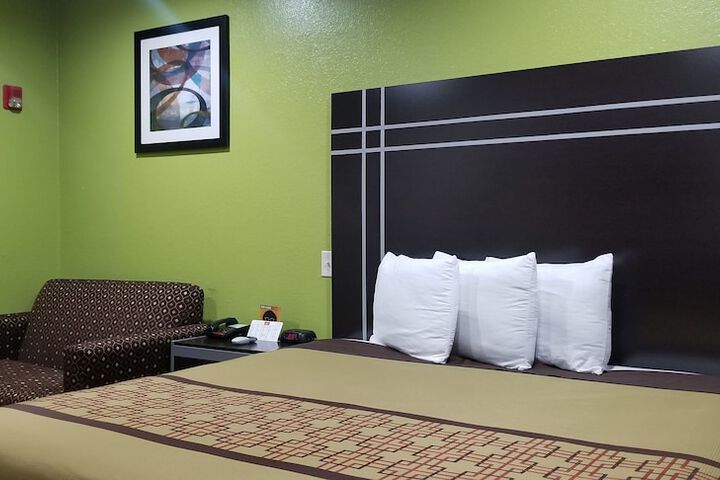 Room 8 of 47