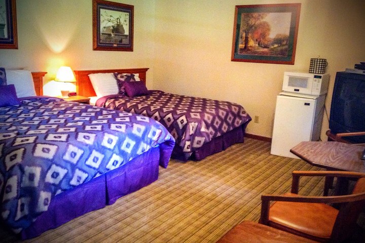 Room 7 of 18